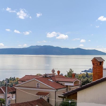 Apartment Mara Opatija With Rooftop Swimming Pool Ičići 外观 照片