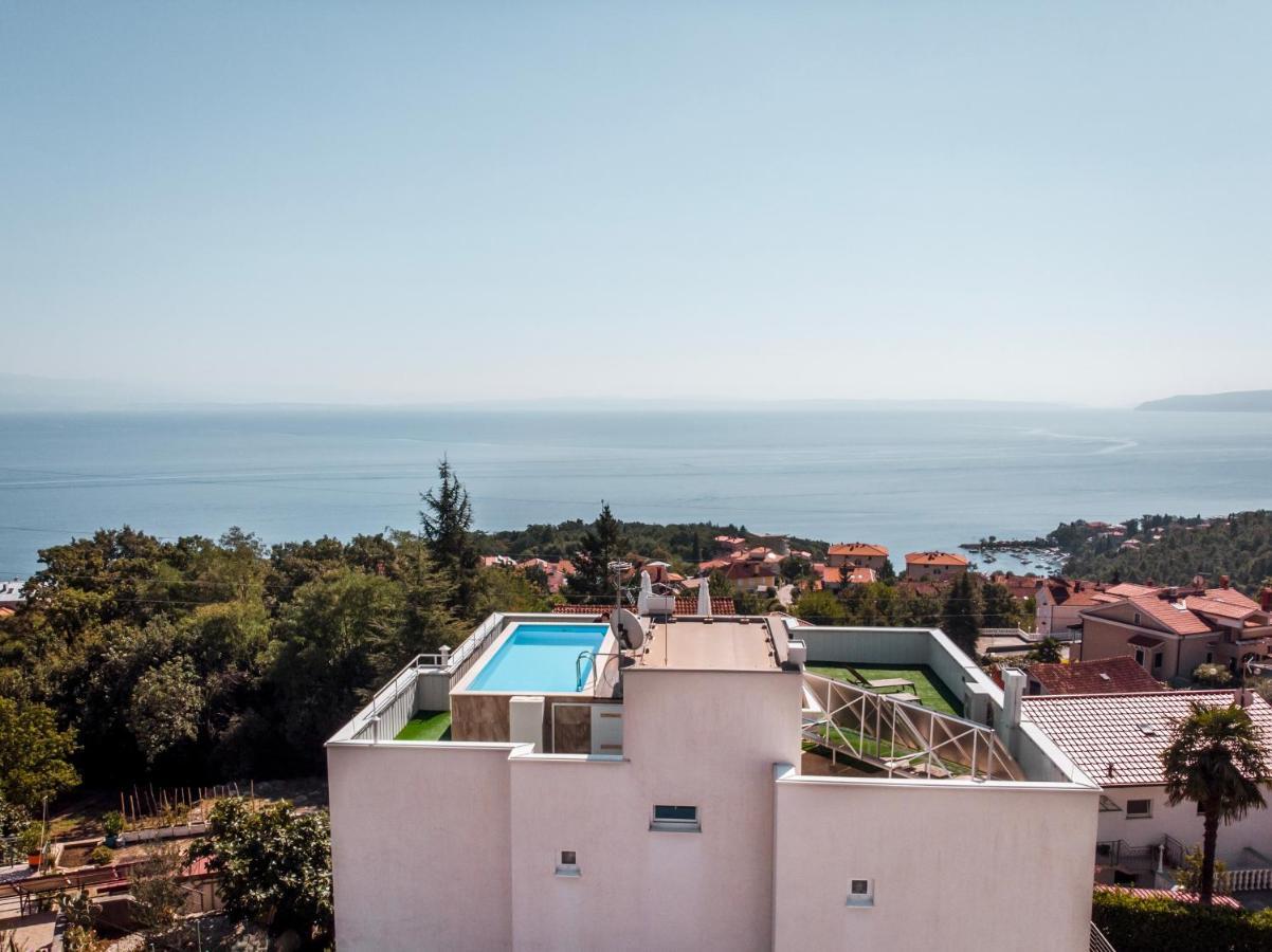 Apartment Mara Opatija With Rooftop Swimming Pool Ičići 外观 照片