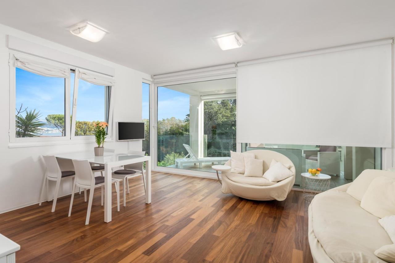 Apartment Mara Opatija With Rooftop Swimming Pool Ičići 外观 照片